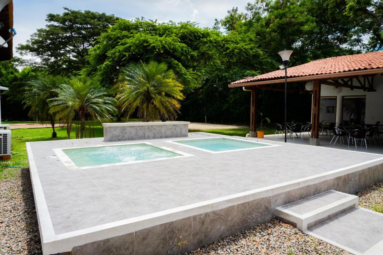 Hotel Peñon Suites Girardot Exterior foto