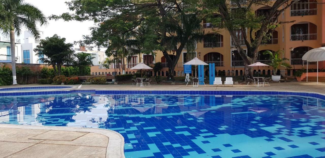 Hotel Peñon Suites Girardot Exterior foto